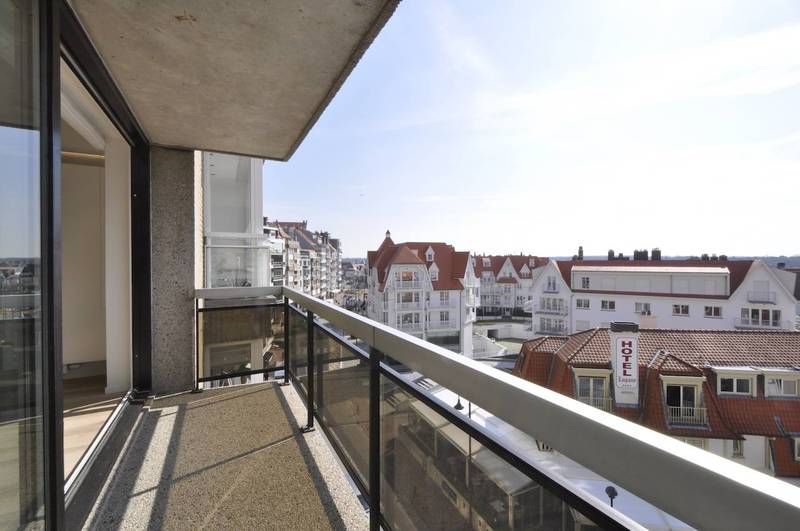 VERHUUR  Appartement 2 SLPK Knokke-Zoute -Kustlaan / Hedendaagse afwerking